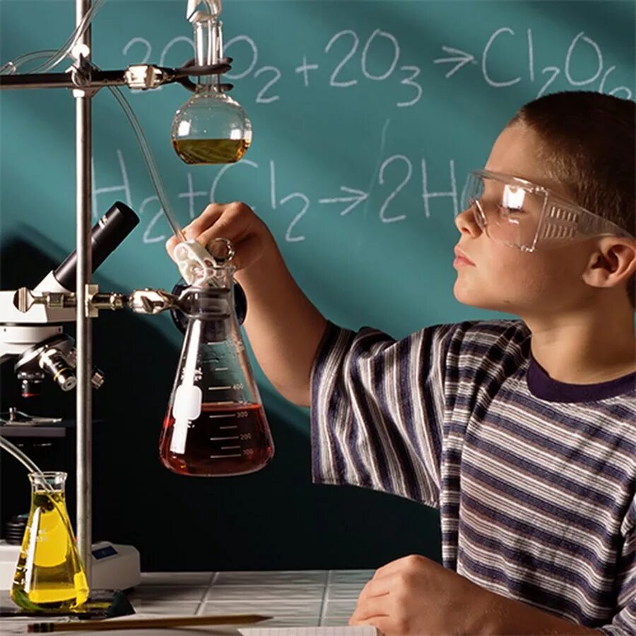 Роботы для детей. Детям про изобретателей. Изобретатель роботов. Ученые изобретатели. Креативный ученик.