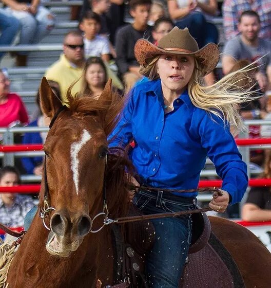 Родео во Флориде. Родео женщины. Женское родео на лошадях. Девочка на родео. The rodeo is a really exciting event