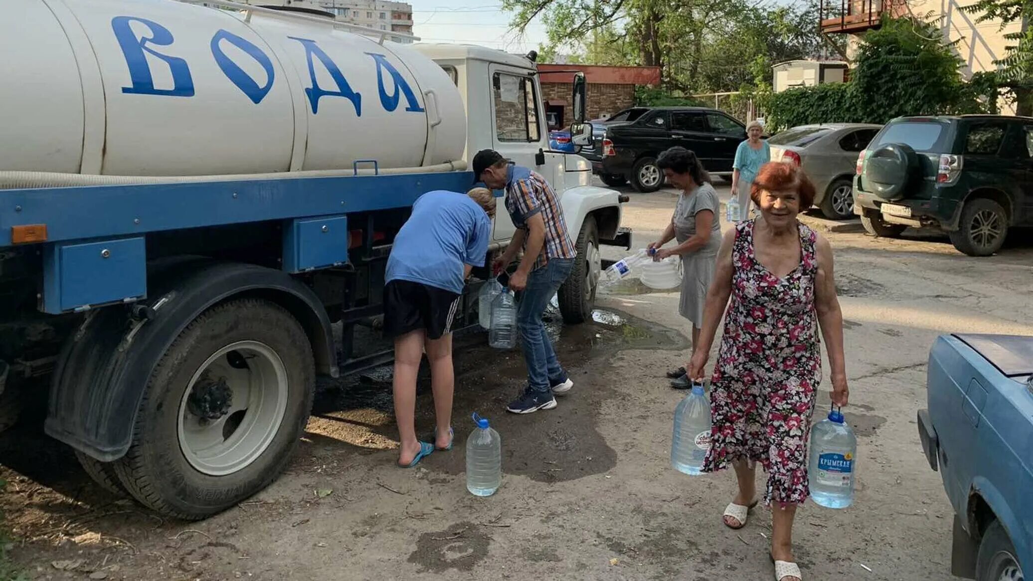 Симферополь без воды. Подвоз воды. Подвоз питьевой воды в село. Нехватка пресной воды в Крыму.