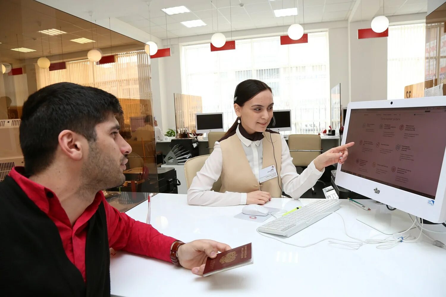 Мфц республики дагестан, махачкала. Режим работы мфц в ахтынском районе. Директор мфц дагестана. Начальник мфц дагестана. Начальник мфц республики дагестан.