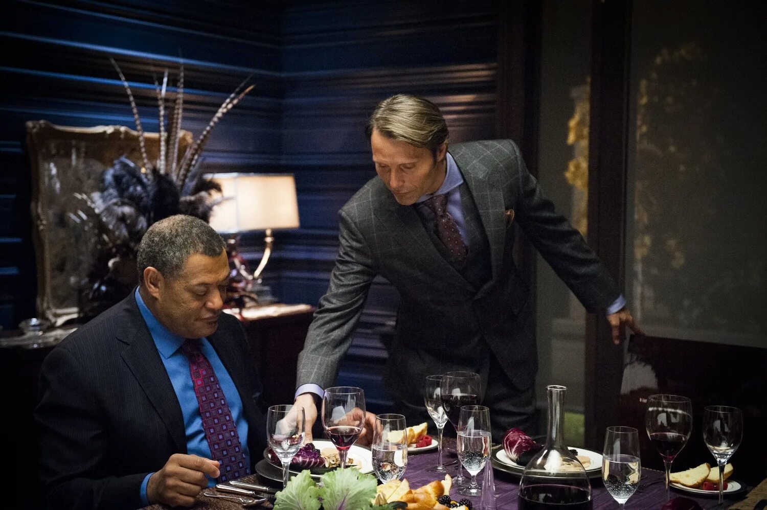 ганнибал лектор энтони хопкинс ест. мадс миккельсен ганнибал кадры. ганнибал лектор ел людей. ганнибал лектер энтони хопкинс. мадс миккельсен ганнибал.