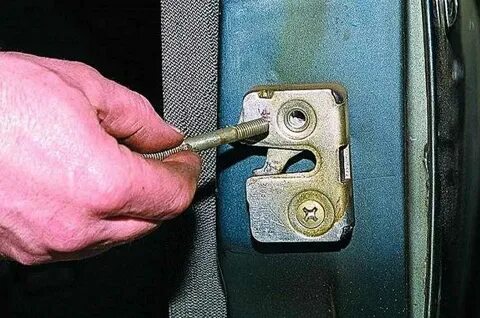 Почему дверь не закрываешь