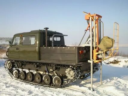 Гусеничная буровая