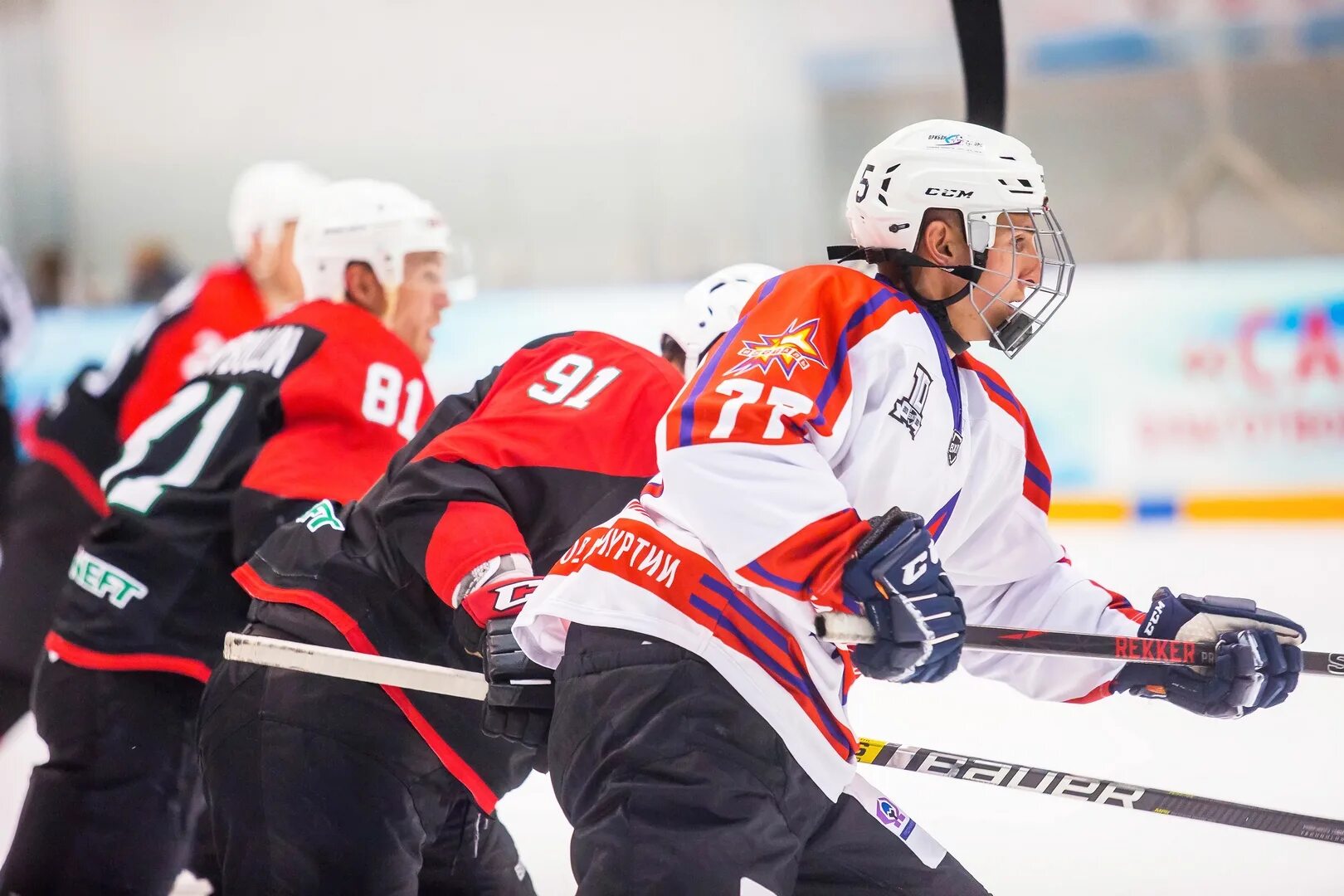 Волкова. Ао белкамнефть им а. А. Нефтяники удмуртии. Хк нефтяник фото.