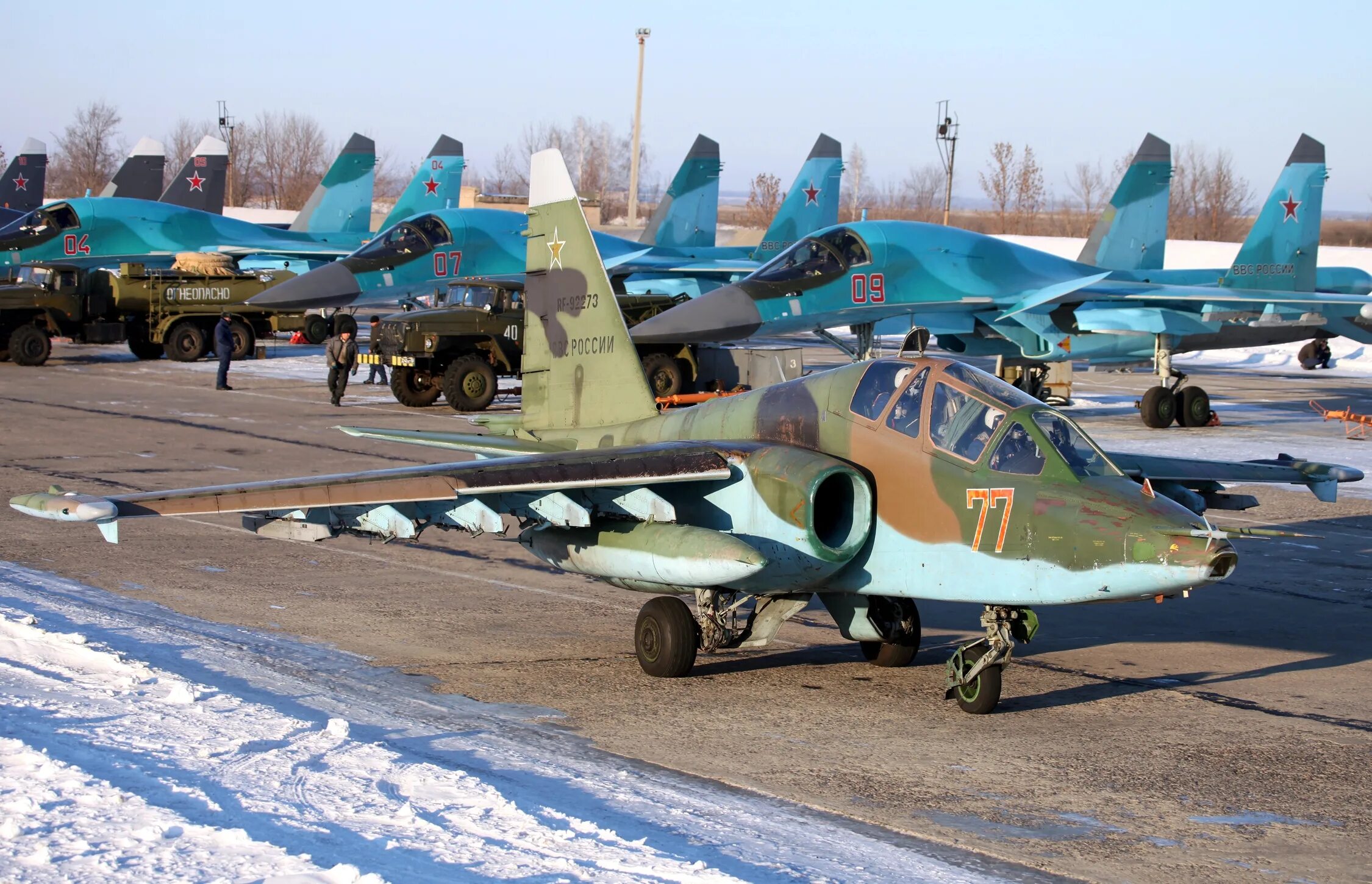 Авиацентр луганск. Су-25 липецкого авиацентра. су-25 штурмовик. су-34 липецкий авиацентр. липецк су-25см.