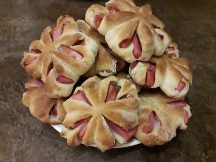 Булочки дрожжевые с сыром колбасой