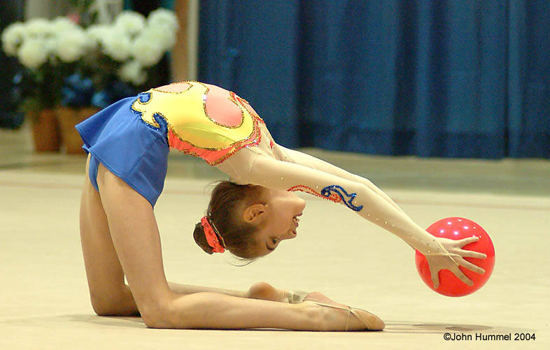 легкое упражнение художественная гимнастика. гимнастические элементы. лёгкие элементы гимнастики. гимнастические элементы легкие. лаура диамбекова гимнастика.