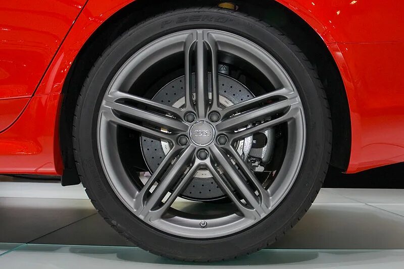 Диски s line. Диски audi s-line r20. диски audi s line r19. s line audi r20. диски audi rs6 c6 графит.