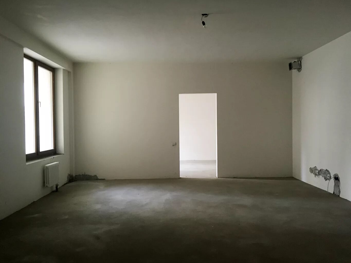 В квартире пустой какой отстой. Пустая квартира. Пустая комната. Пустая комната в квартире. Пустая комната без ремонта.