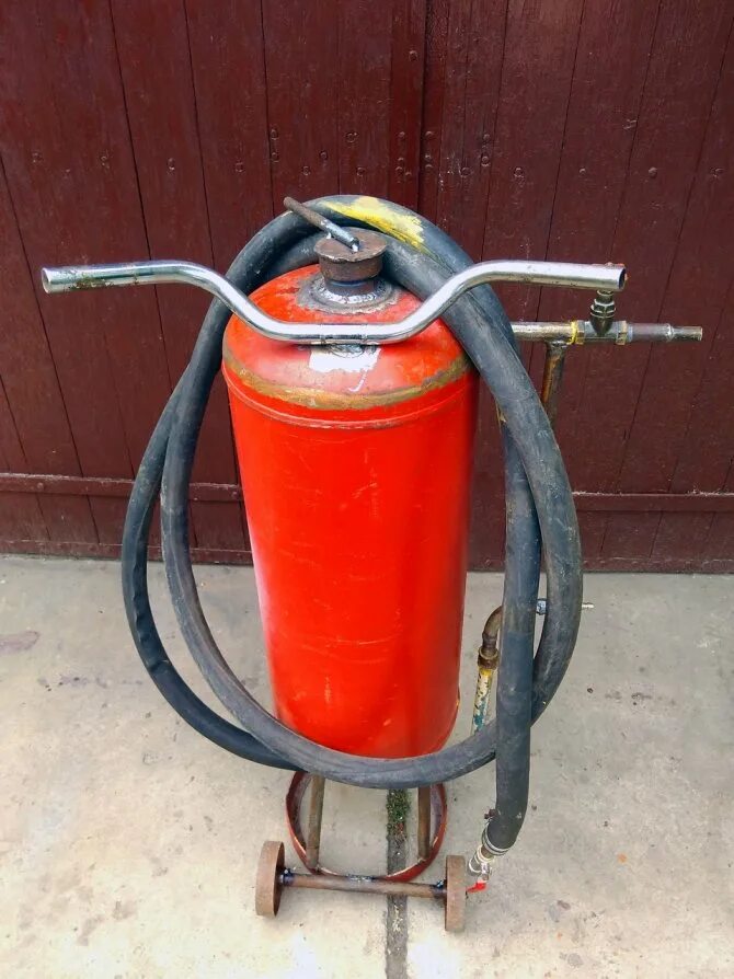 самодельный баллончик с сжатым воздухом. самодельный баллон сжатого воздуха. самодельный баллон. самодельный баллон. пеногенератор из пропанового баллона.