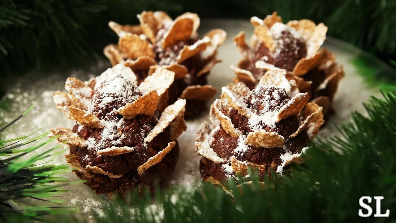 Пирожное шишки новогодние. Печенье шишки новогодние. Печенье шишечки. Рецепт шишек со сгущенкой. Печенье шишки и грибочки.