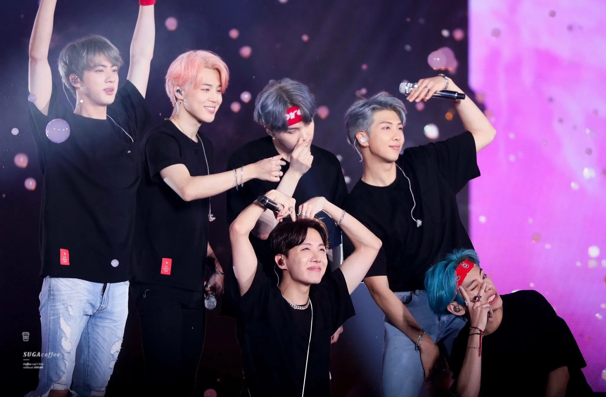 Заставки бтс. Bts 3. бтс эстетика. бтс на сцене.
