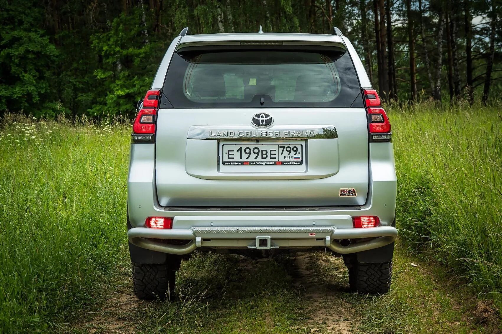 Риф прадо 120. Задний бампер риф прадо 150. силовой бампер риф на прадо 150. toyota land cruiser 150 сзади. бампер риф прадо 150.
