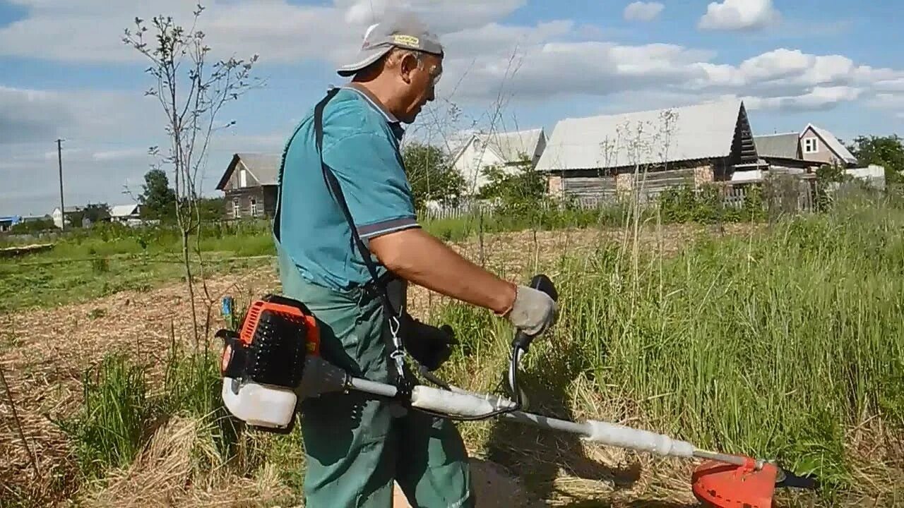 Как правильно заводить триммер видео. Бензиновый триммер eco-430. триммер бензиновый заводит. завести мотокосу. бензокоса косит.