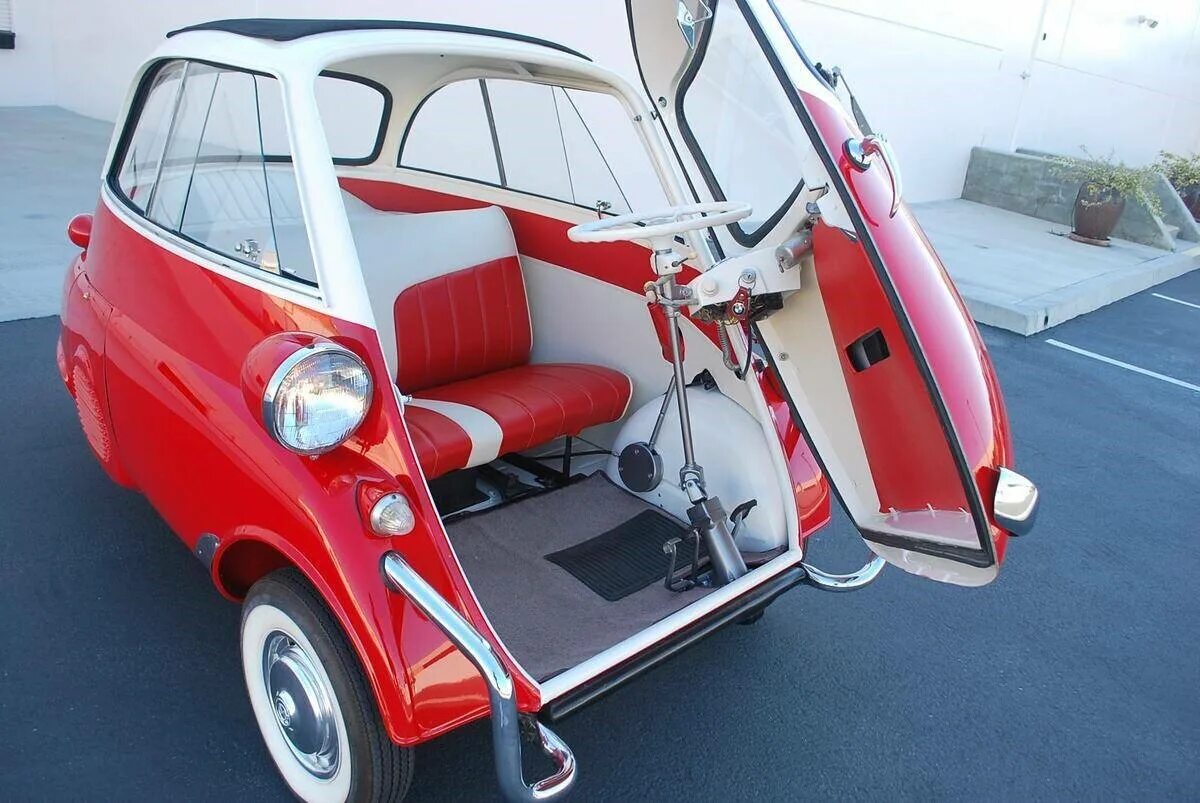 BMW Isetta 300. BMW Isetta 300 1955. BMW Isetta 300 двигатель. Изетта БМВ 3 колеса.