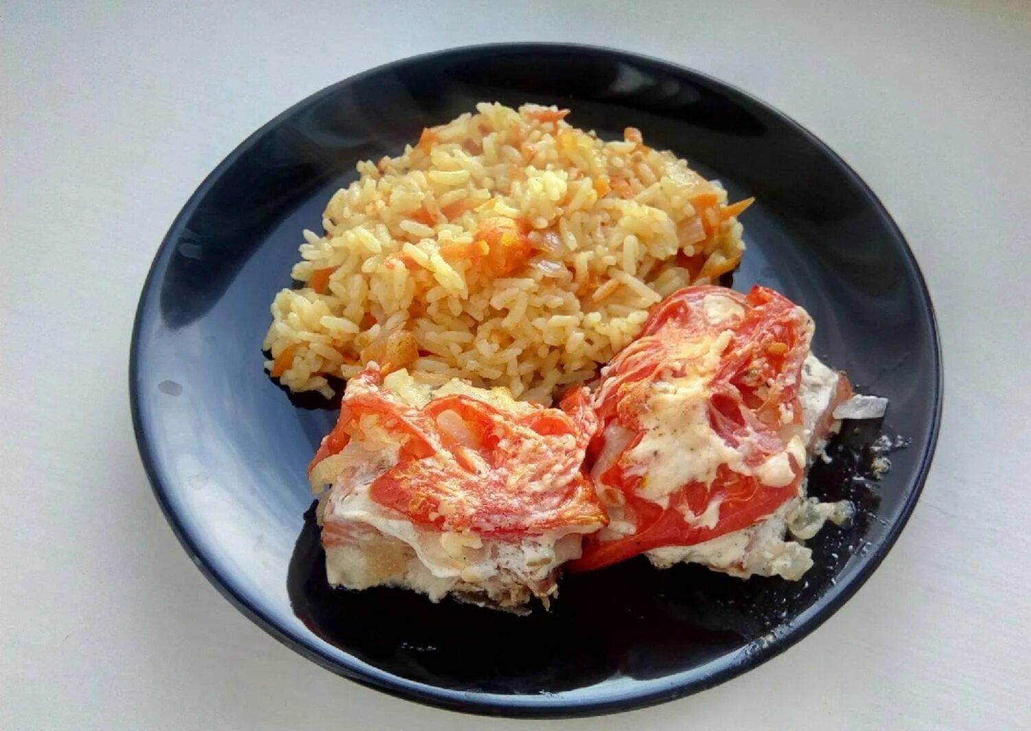 Рецепты запеченного кижуча. Кижуч блюда. как приготовить кижуча вкусно. кижуч горячее блюдо. кижуч с рисом в пароварке.