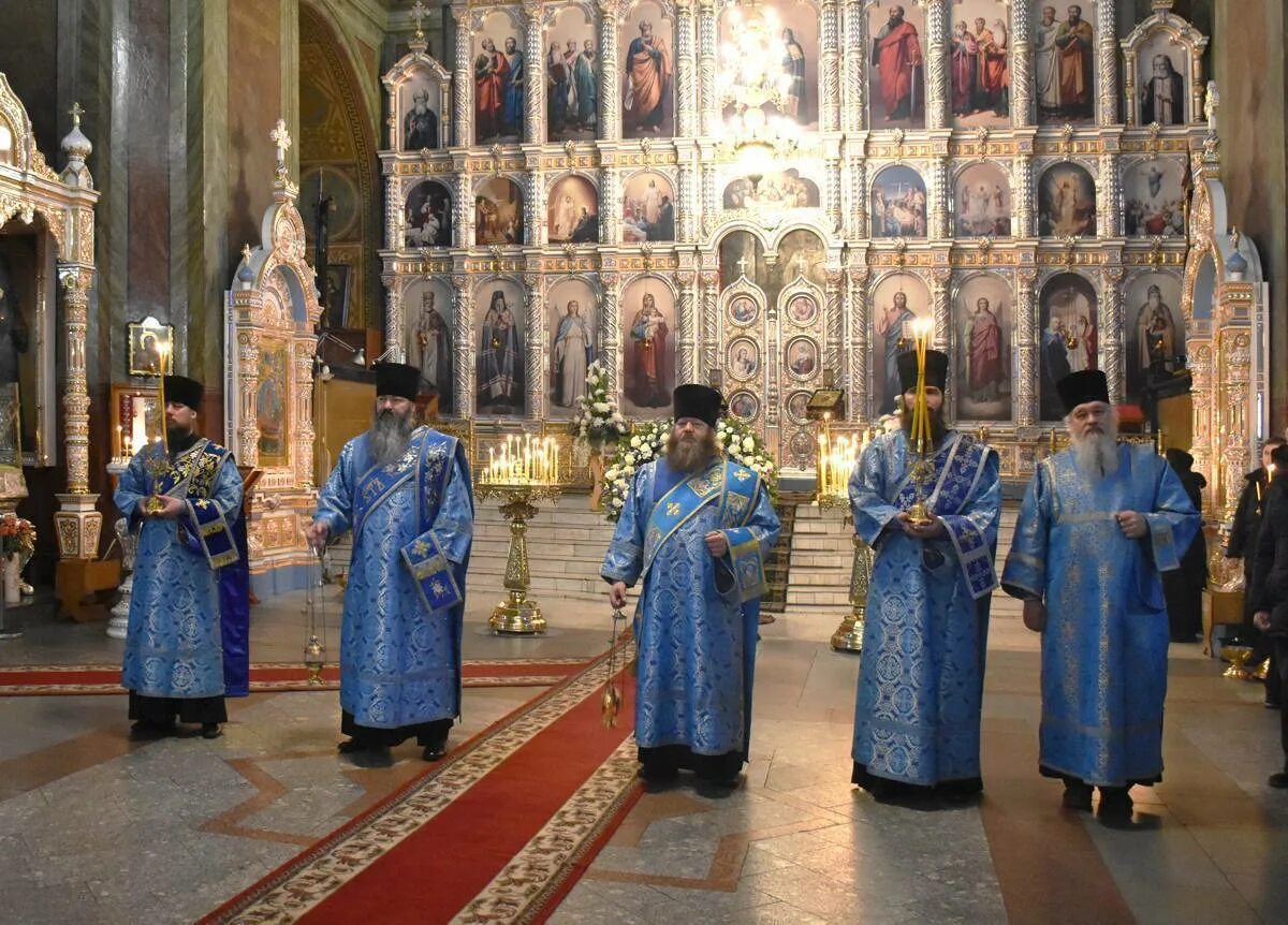 Погода задонск на 10 дней липецкая область. Монахи Задонского монастыря. Священники Задонского мужского монастыря. Сретение в Задонске.