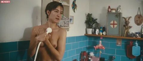 Обнаженная актриса Мари Лойенбергер на откровенных фото.