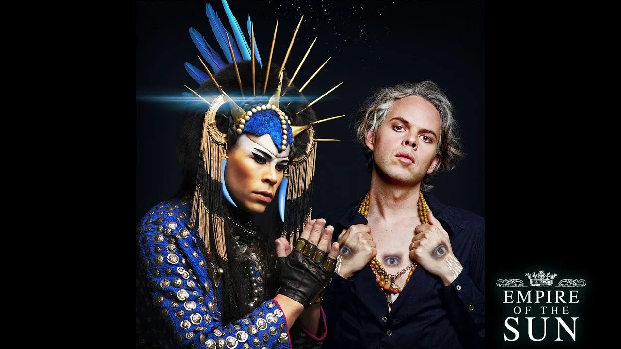 Sun us. Группа Empire of the Sun. Empire of the Sun группа2022. Empire of the Sun солистка. Empire of the Sun we are the people.