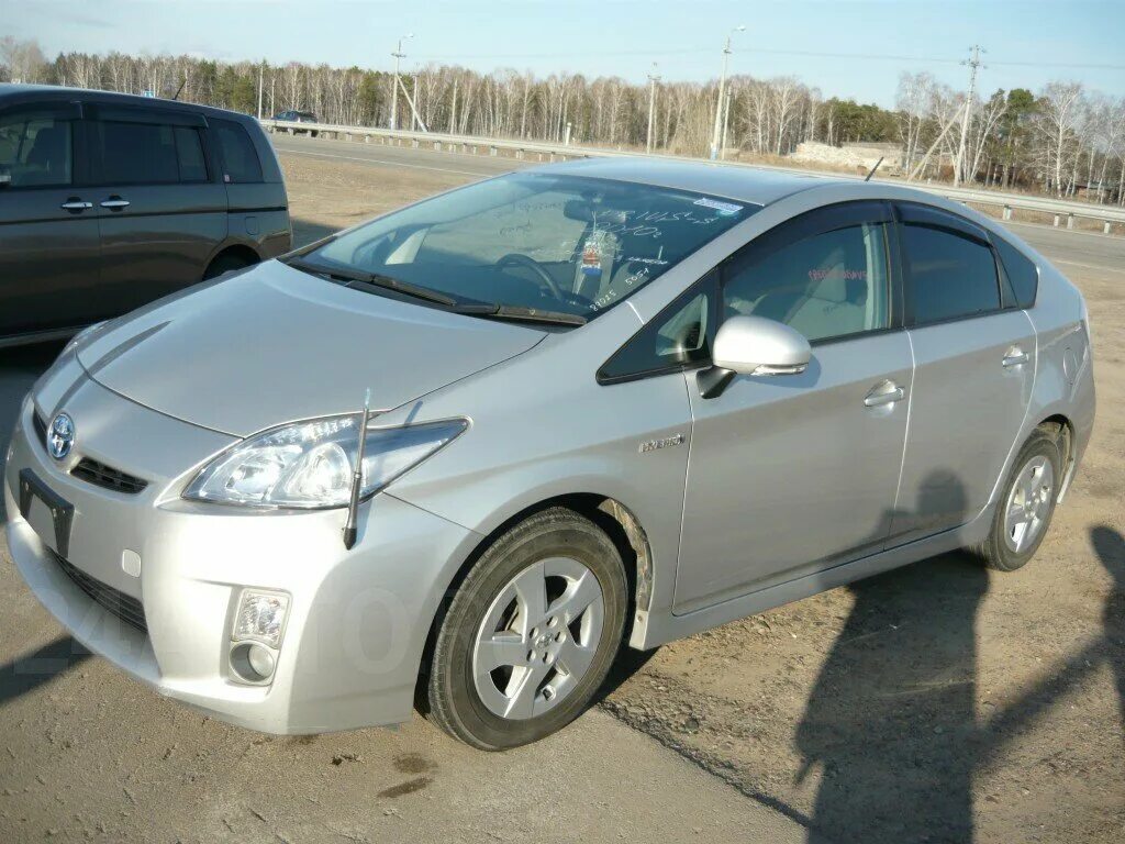 Куплю тойота б у красноярск. Тойота Приус 30 серая. Тойота Приус серая 2010 года. Toyota Prius, 2010 1.8HYB at (99 л.с.) автомат черный. Toyota Prius 30 серый цвет код.