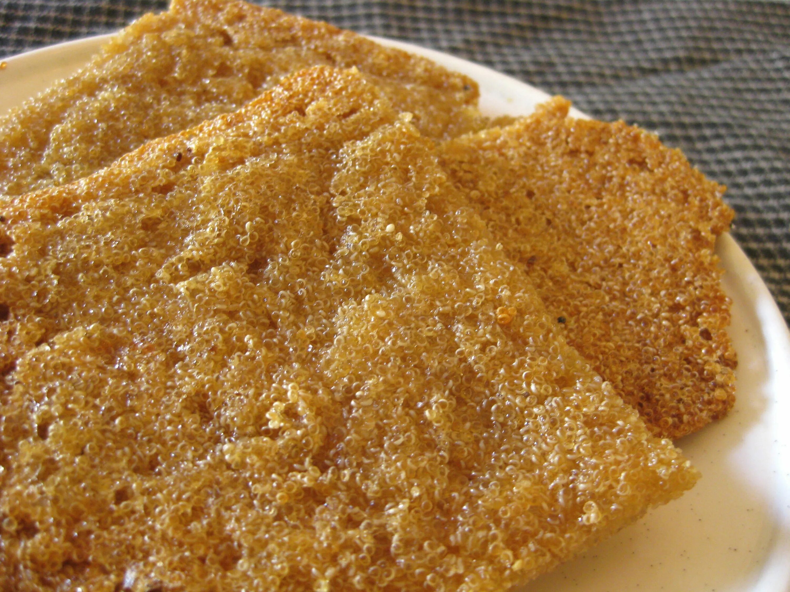 Амарант блюда. Полба амарант. Полента из амаранта. Амарантовая каша. Салат из овощей с амарантом.