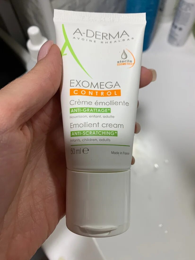 Exomega control. A-Derma Exomega крем 200. A-Derma Exomega Control смягчающий крем. A-Derma Экзомега смягчающий крем, 400 мл. A Derma Exomega d.e.f.i крем смягчающий 200мл Пьер Фабр Дермокосметик Франция.