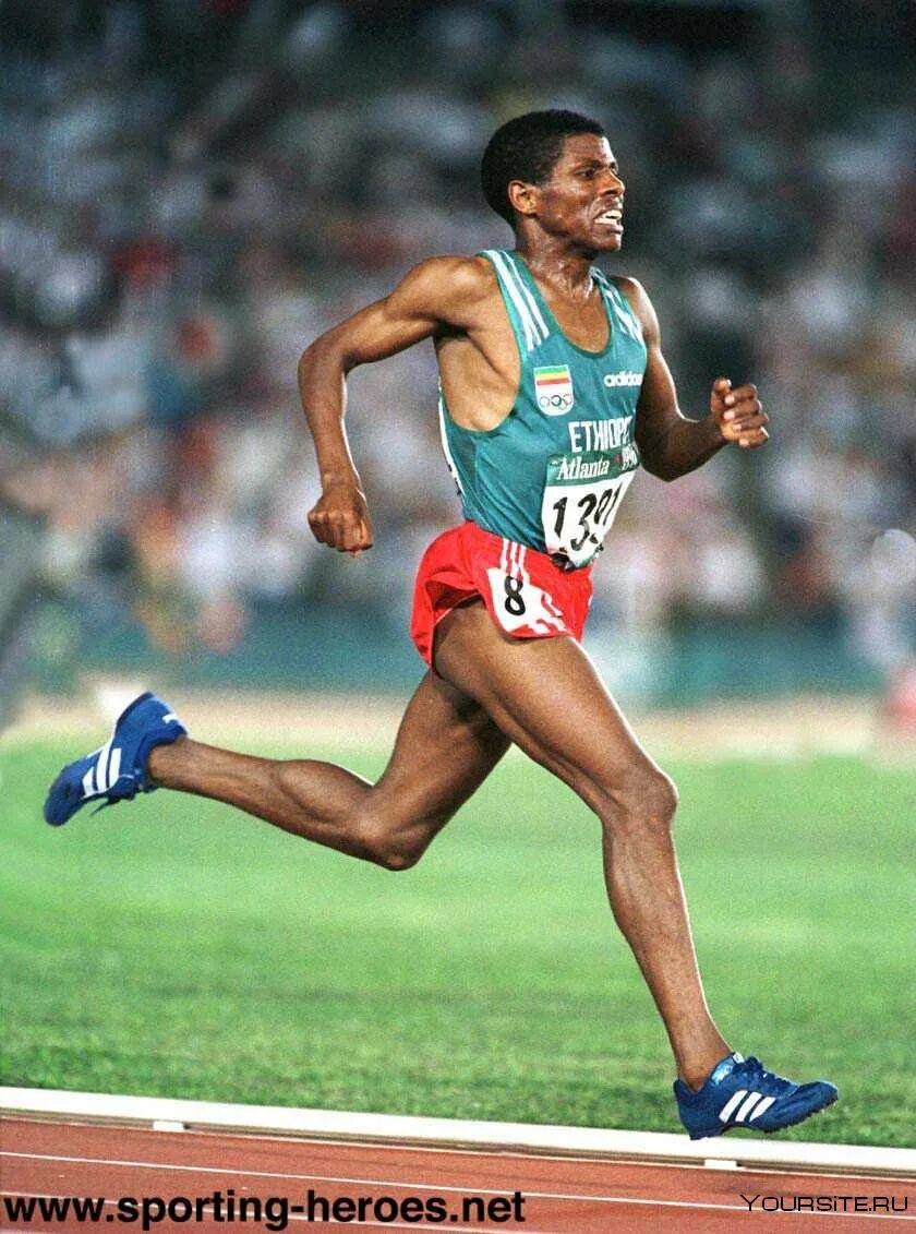 Спортсмен пробежал. Хайле Гебреселассие. Хайле Гебреселассие (Эфиопия). Хайле Гебреселассие левая рука. Хайле Гебреселассие 1996.