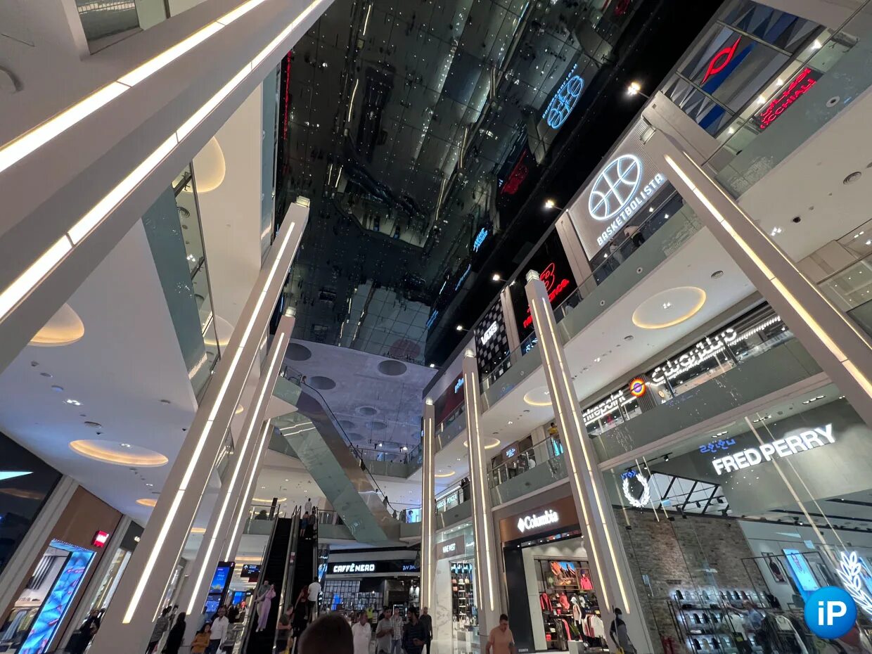 Дубай потом 2024. Apple в Дубай молле. Иран Молл самый большой торговый центр. Новый торговый центр в Дубае. Открытие Дубай Молл.