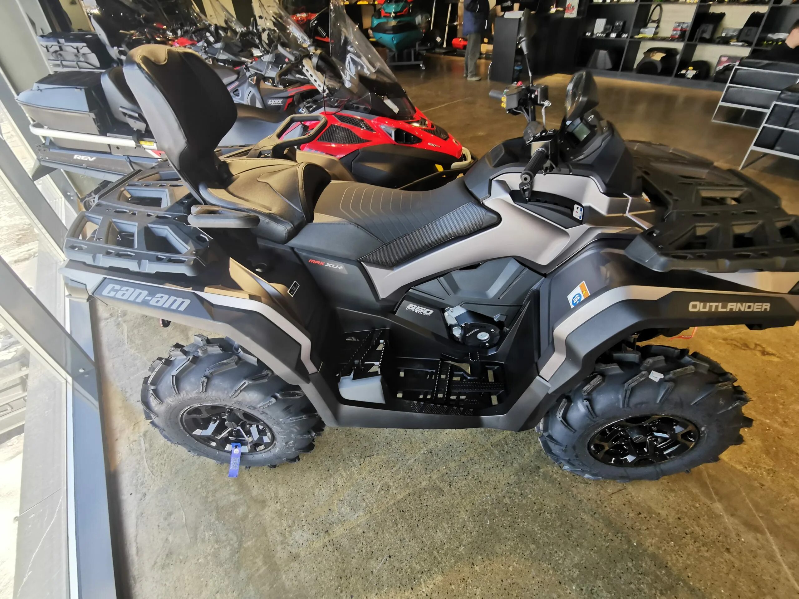 Квадроцикл outlander 650. Квадроцикл BRP 650 Max. Can-am Outlander Max XT 650. БРП 2023 модельного года квадроциклы. Can fm Outlander Max-XT 650.