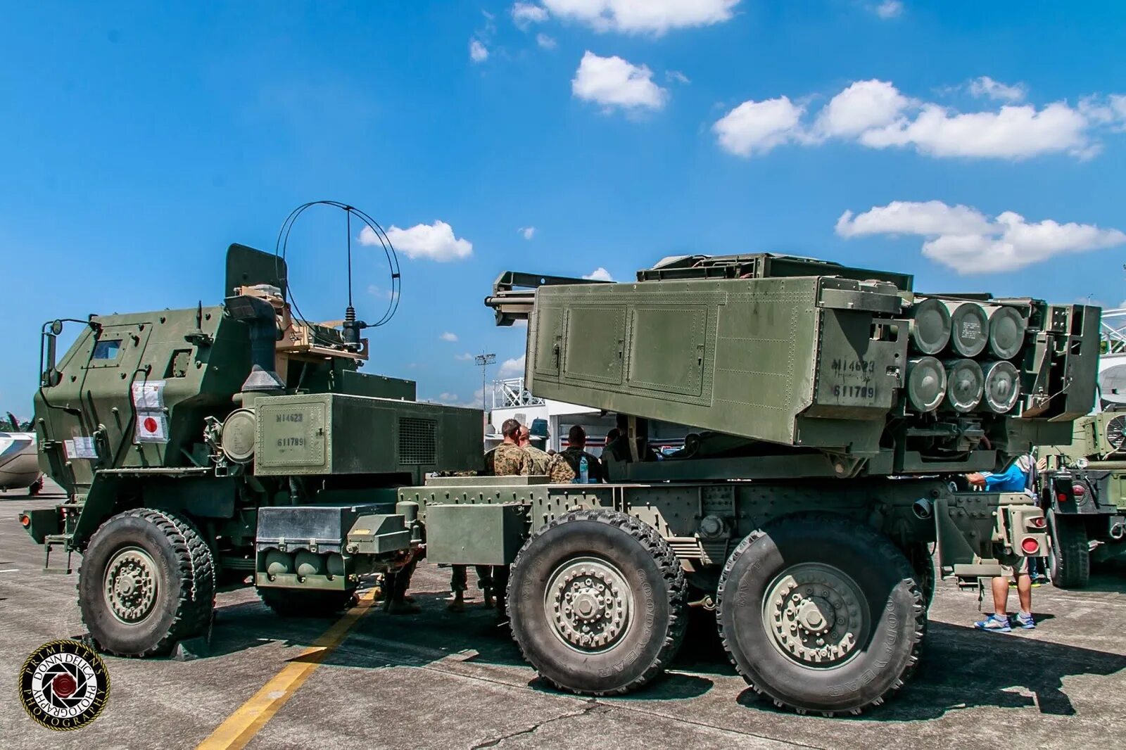 Установка хаймерс. РСЗО м142. HIMARS РСЗО м142 США. M142 HIMARS дальность стрельбы. HIMARS реактивная система залпового огня.