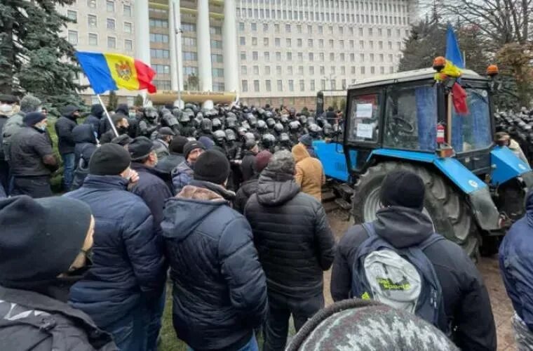 Протесты фермеров в польше. В молдавии начались массовые акции протеста фермеров. Протестующие фермеры америки. Польские фермеры протестуют. Фермеры бастуют в нидерландах.