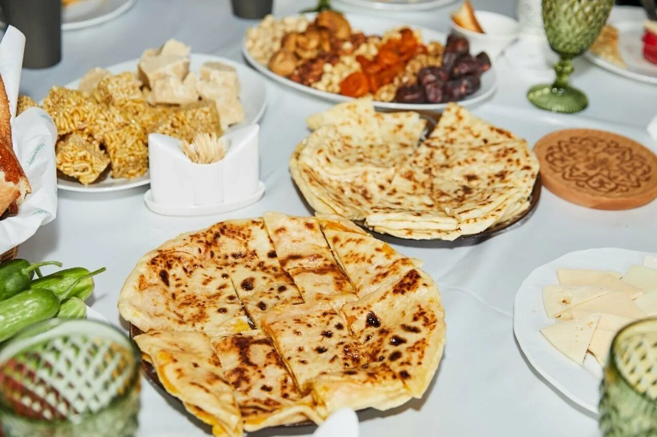 Кухня ингушетии. Вайнахская кухня. вайнахская кухня хингал. вайнахская кухня чечни. чеченская еда национальная.