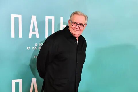 Премьера большой артист