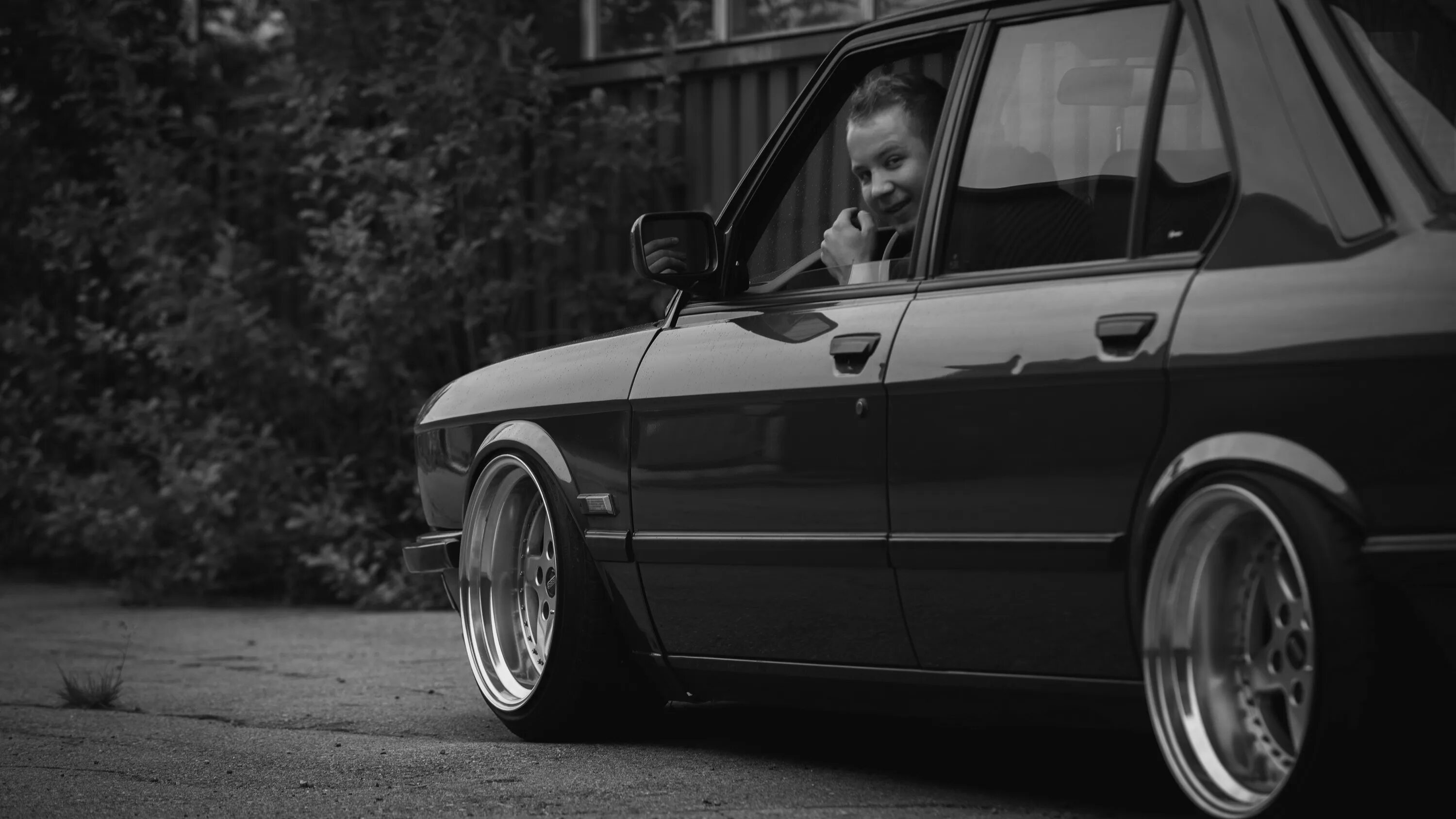 Пацанские рабочий стол. BMW e28 stance. ВАЗ 2115 stance. Обои на рабочий стол пацанские. Обои на телефон пацанские.