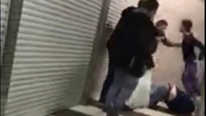 Избили хача. Избили хача. Кавказцы бьют русских девушек. Избили хача. Избили хача.