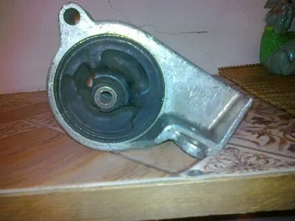 Подушка двигателя nissan