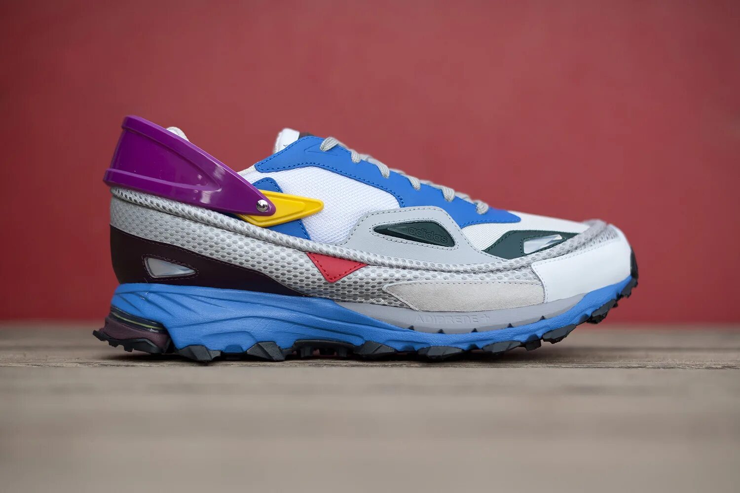 Raf simons response. Adidas raf simons response trail. adidas raf simons response trail 2. raf simons x adidas response trail. коллаборация адидас и баленсиага.