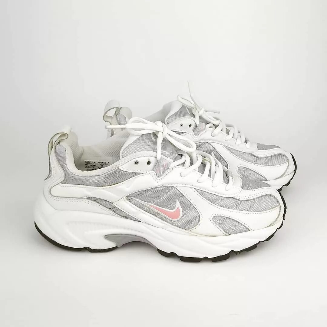 Nike xccelerator tr 2005. Винтажные кроссовки найк 2000. Nike Vintage кроссовки. Nike Shoes 2005 Винтаж. Лучшие модели кроссовок