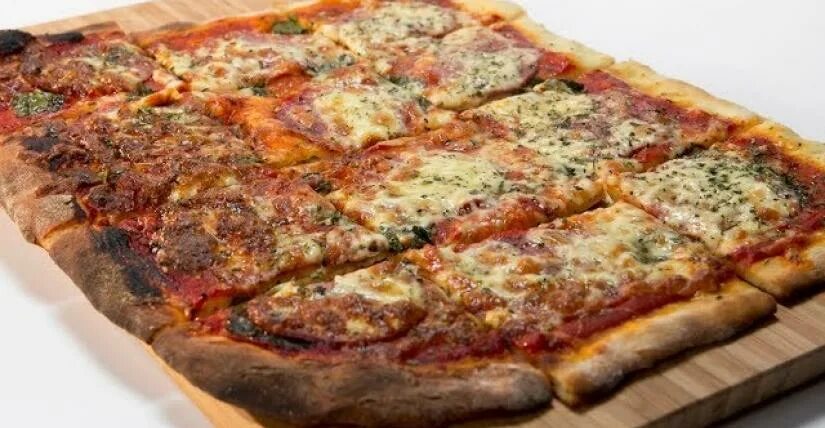 Пицца с виноградом. Интересные факты о пицце. "пицца". Блины вид сверху. Лазерсон пицца.