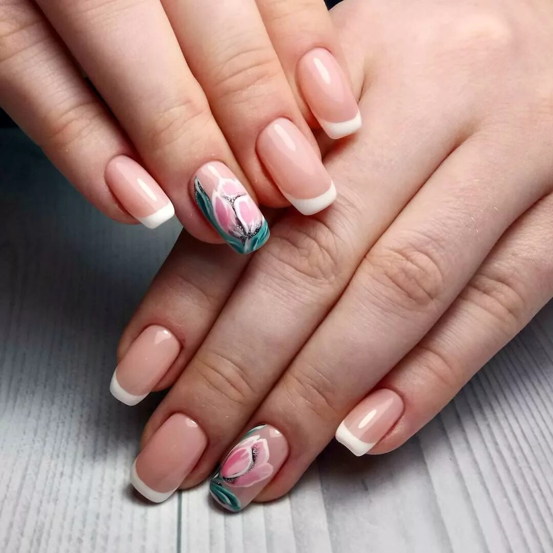 Летний маникюр на квадратные ногти. Косой френч на ногтях. Разноцветный маникюр. Нестандартный французский маникюр. Ногти весенние молодежные.