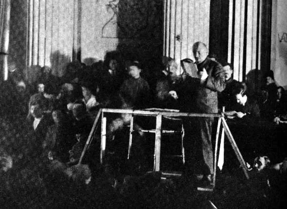 10 съезд ркпб. Ленин выступает 1921. Ленин на 10 съезде РКПБ фото. Выступление Ленина на 10 съезде РКП Б. Ленин на 11 съезде партии.