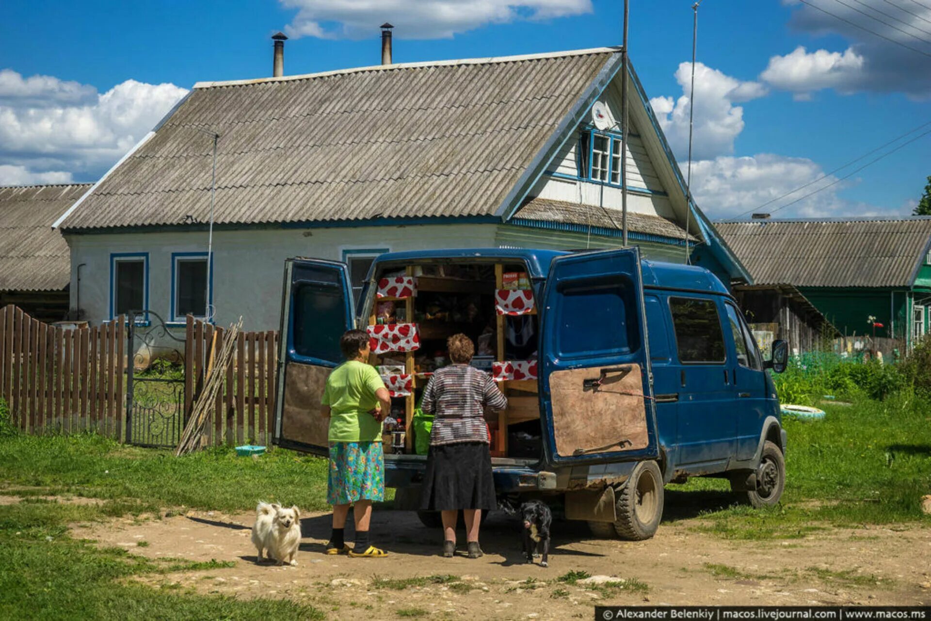 Жители сельской местности. Деревня в глубинке. Жизнь в современной деревне. Современная деревня в России.