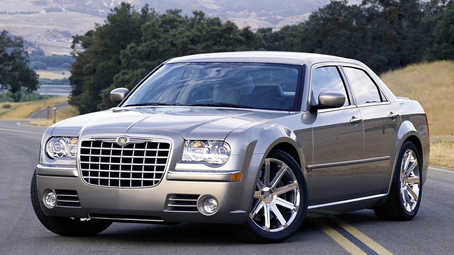 Крайслер машина производитель. Chrysler 300c. Chrysler 300. Chrysler 300c LX. Крайслер 300с 2003.