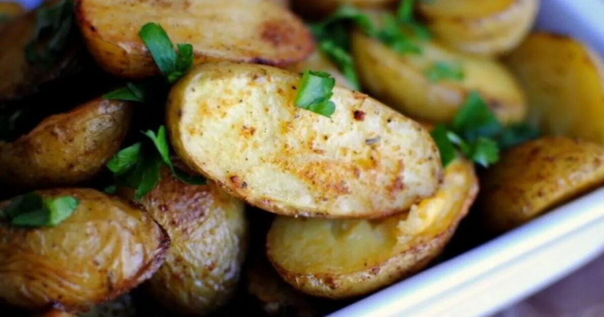 Мясо по-французски в духовке. Картошка по французски. Рецепт классической картошки по французски. Картошка по французски пошагово. Французская картошка.