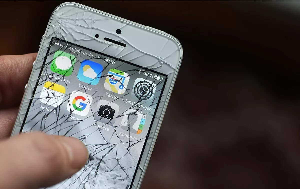 Как сломать экран айфон. Разбитый айфон. разбитый экран iphone. сломанный айфон. разбитый айфон 12.