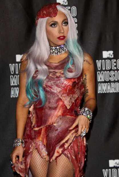 Andrew Halliday partenaire harcèlement lady gaga klänning Rancune catastrophe pa