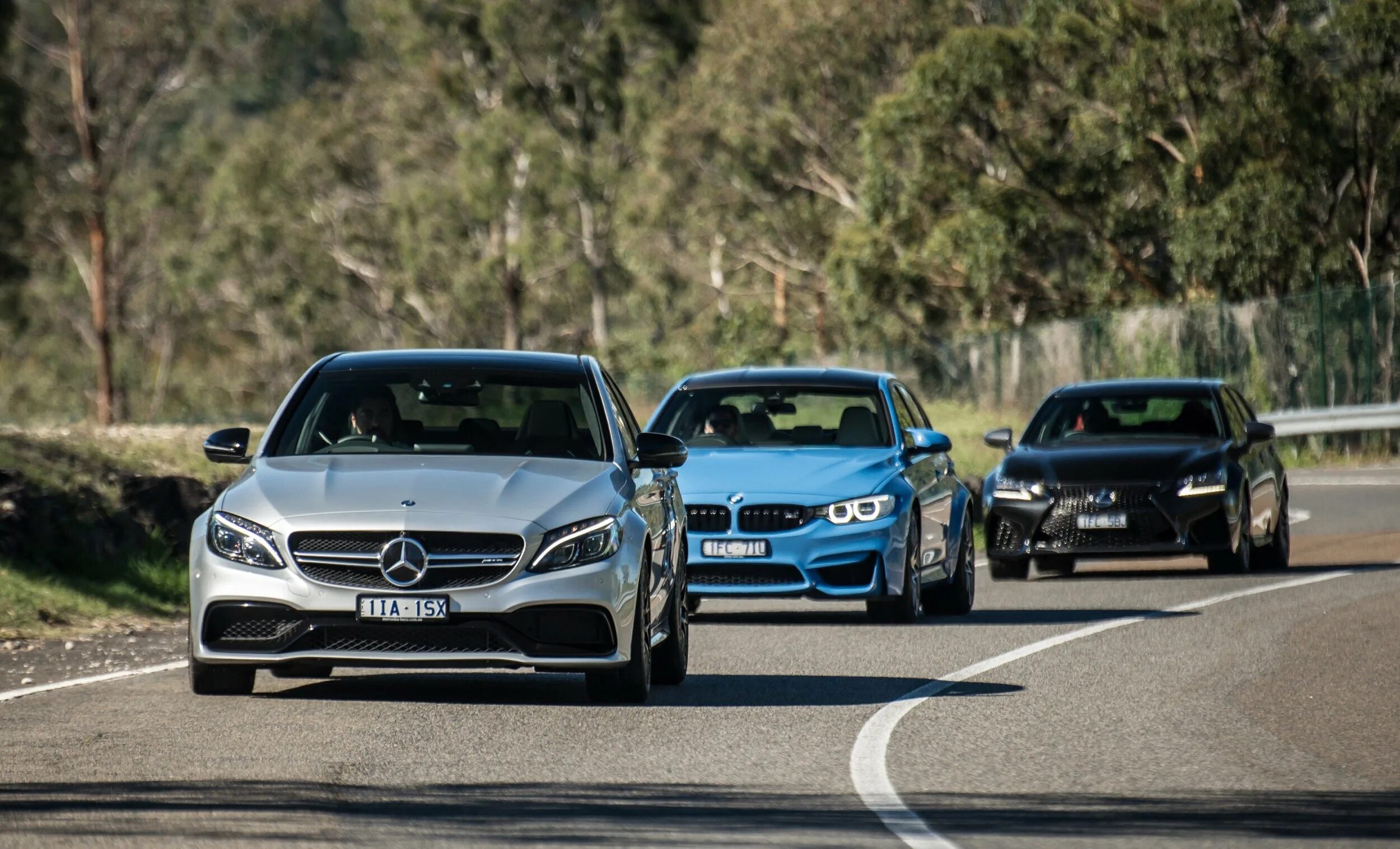 Video: 2014 BMW M5 vs. 2014 Mercedes-Benz E63 AMG - Rumor Central Mercedes benz 