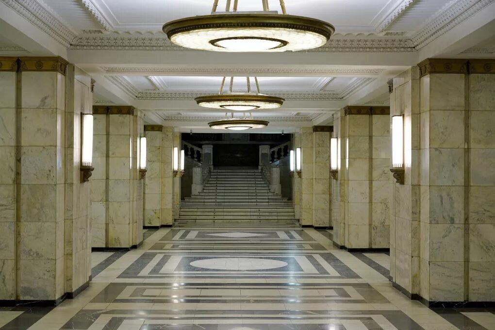 Мраморное фойе мгу. Здание мгу внутри. Мгу внутри здания. Сталинский ампир зал. Институт ломоносова внутри.