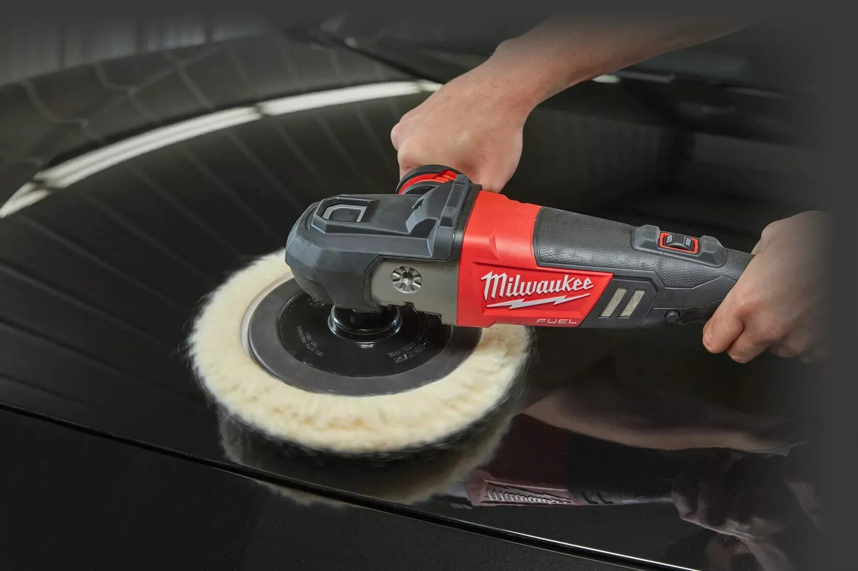 Milwaukee m12 полировальная машинка. Аккумуляторная полировальная машинка Милуоки. Машинка для полировки автомобиля аккумуляторная Милуоки. M18 fuel Polisher. Как правильно полировать машину полировочной