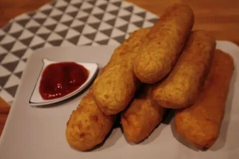 Сосиски в тесте с картошкой